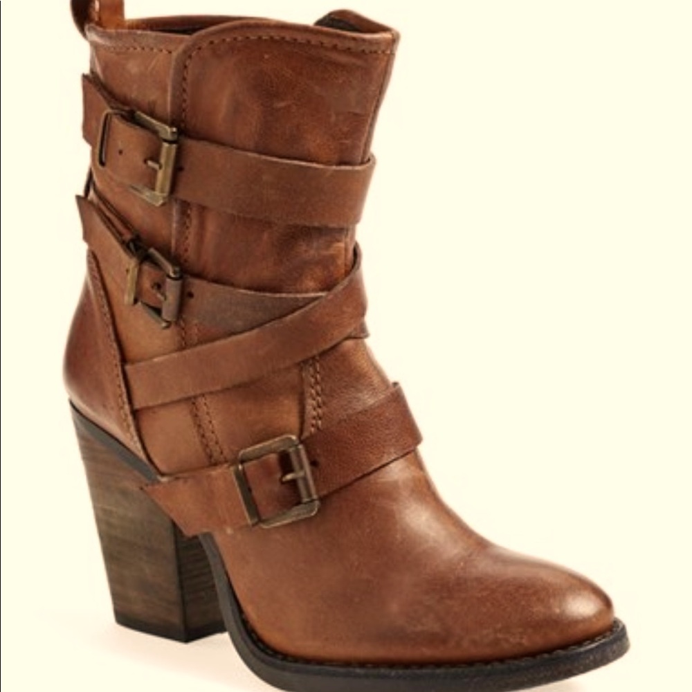 Steve Madden yale leather boots